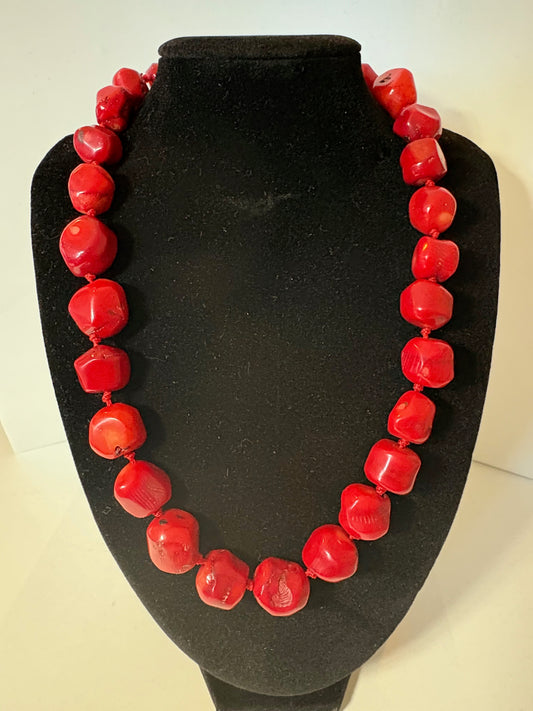 Vintage rote Korallenkette – klassisch & ausdrucksstark, ca. 50 cm
