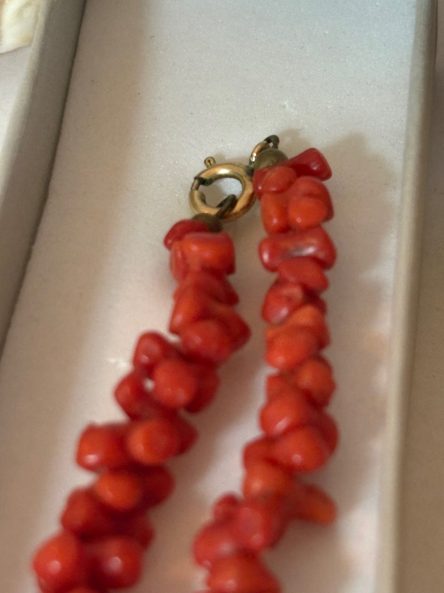 Vintage rote Korallenkette – klassisch, ca. 44 cm