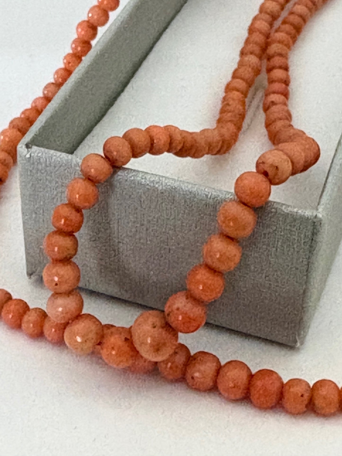 Vintage Korallenkette, 2-reihig – lachsfarbener Ton, ca. 44 cm