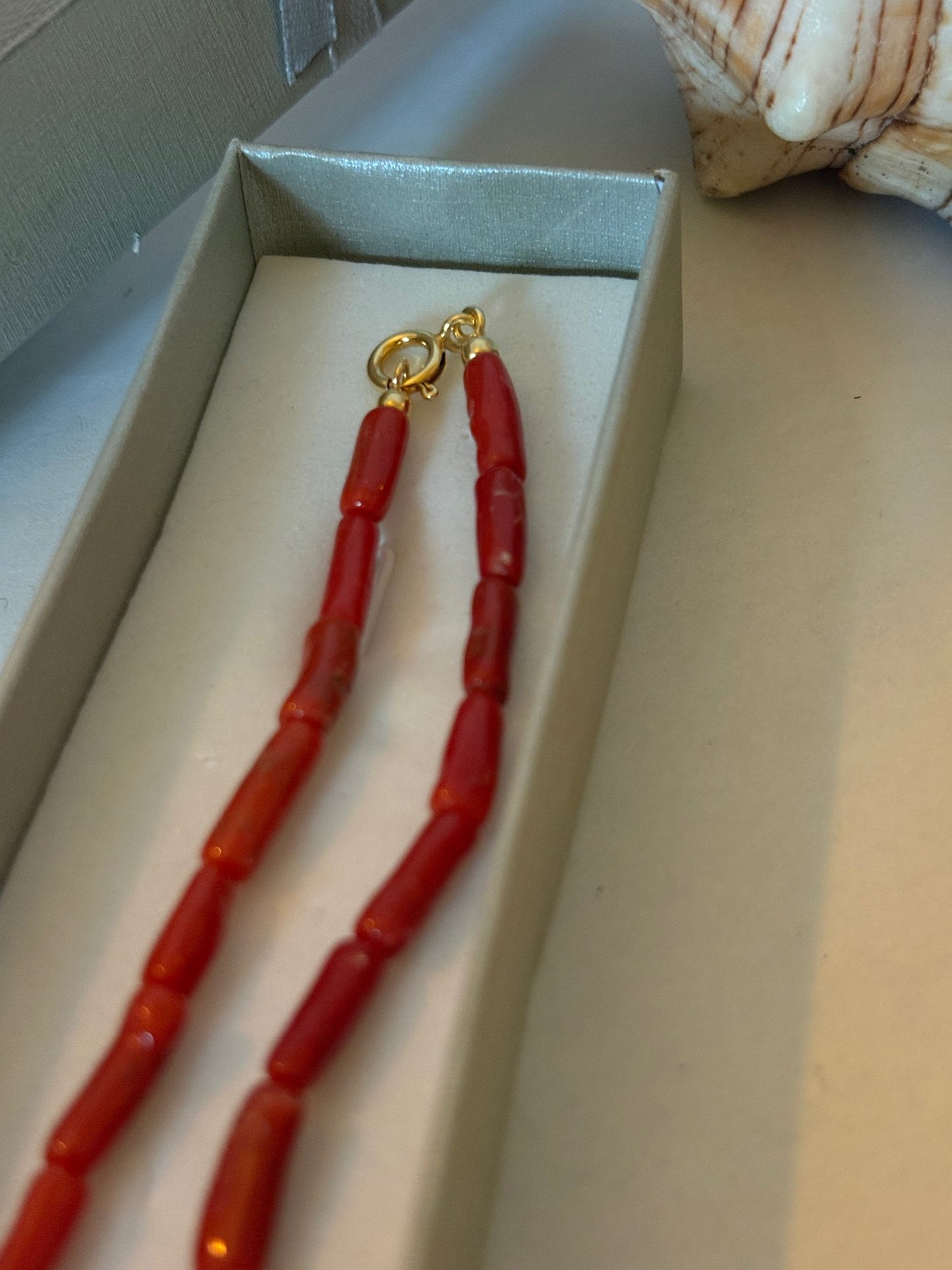 Vintage rote Korallenkette aus Italien mit vergoldetem 925er Silberverschluss – 47 cm