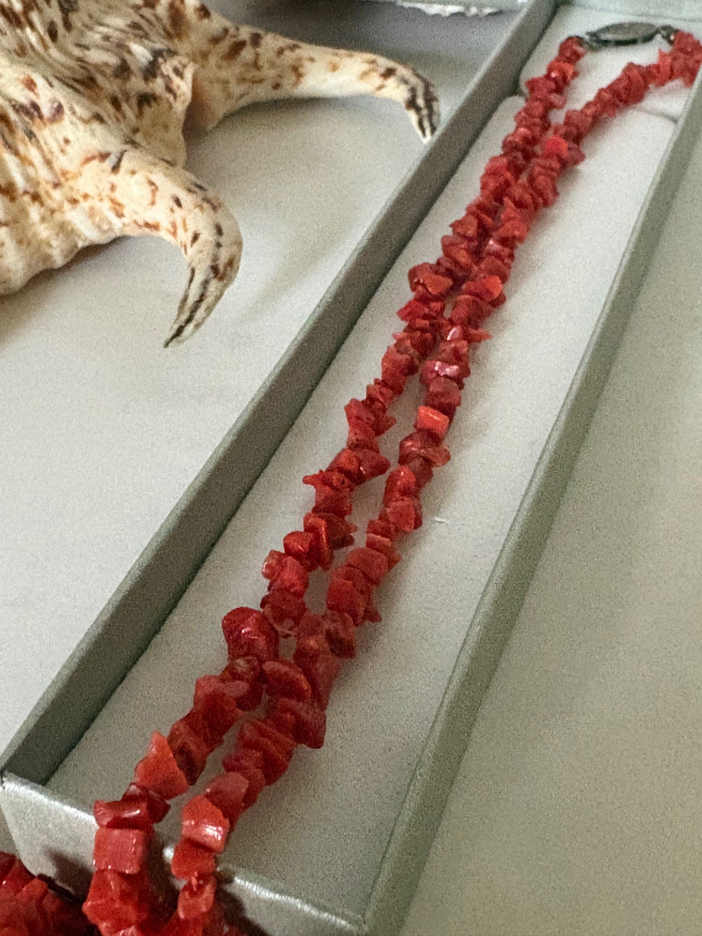 Vintage rote Korallenkette – antik & lang, ca. 70 cm