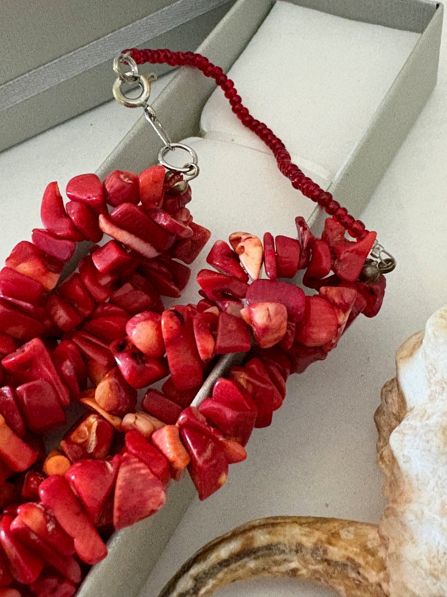 Vintage dreigliedrige rote Korallenkette – ca. 49,5 cm