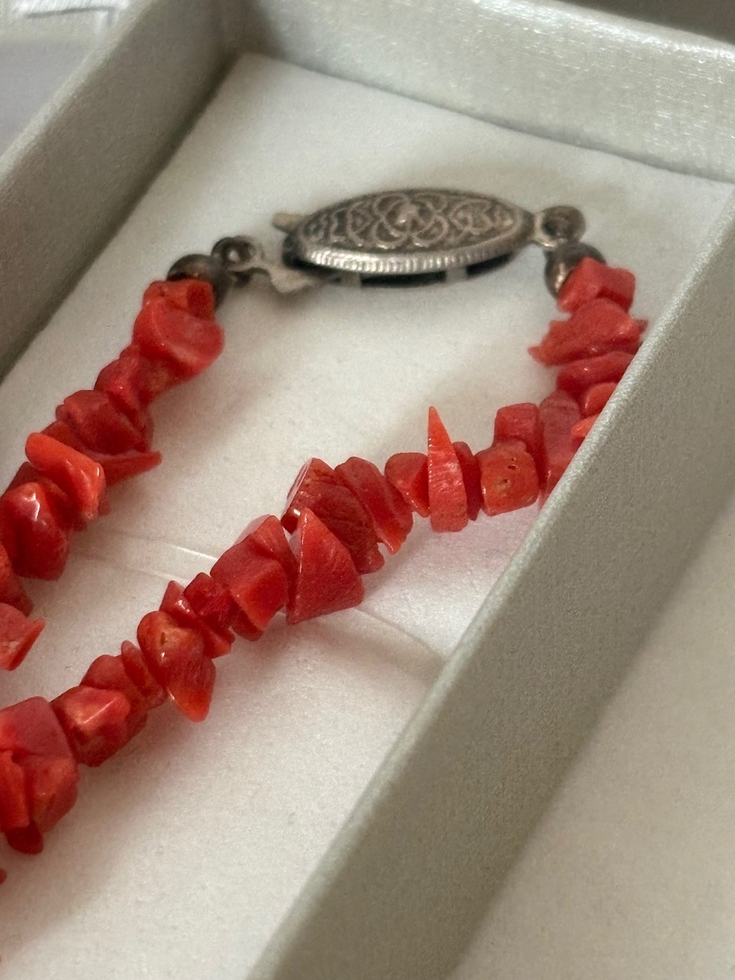 Vintage rote Korallenkette – antik & lang, ca. 70 cm