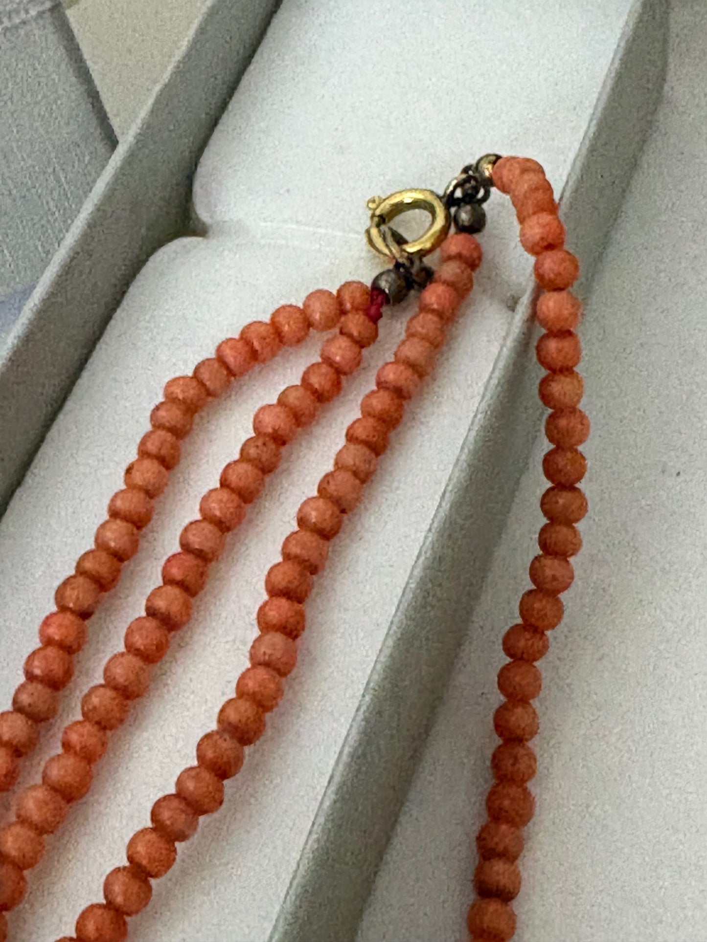 Vintage Korallenkette, 2-reihig – lachsfarbener Ton, ca. 44 cm