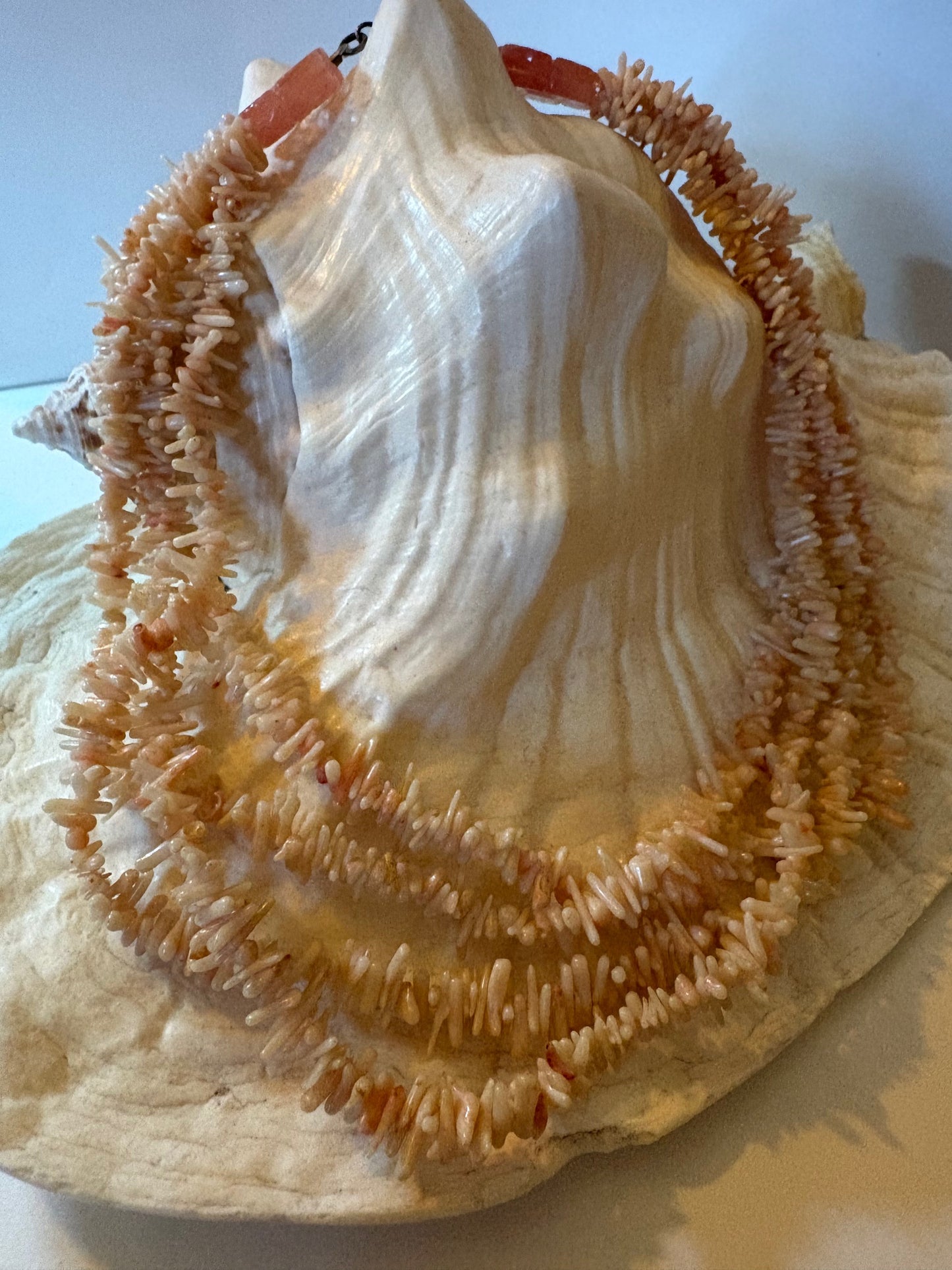 Vintage vierreihige Korallenkette mit Rosenquarz – ca. 47 cm