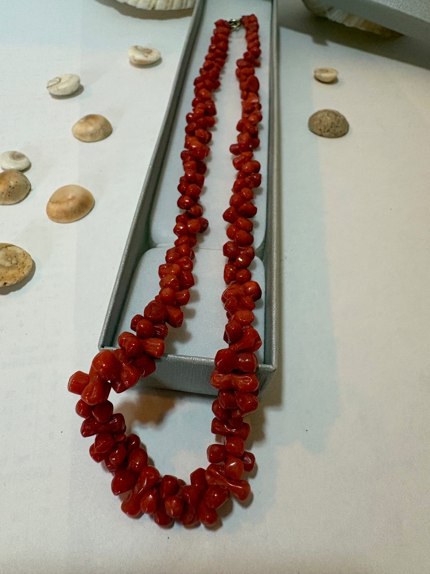 Vintage rote Korallenkette – klassisch, ca. 44 cm