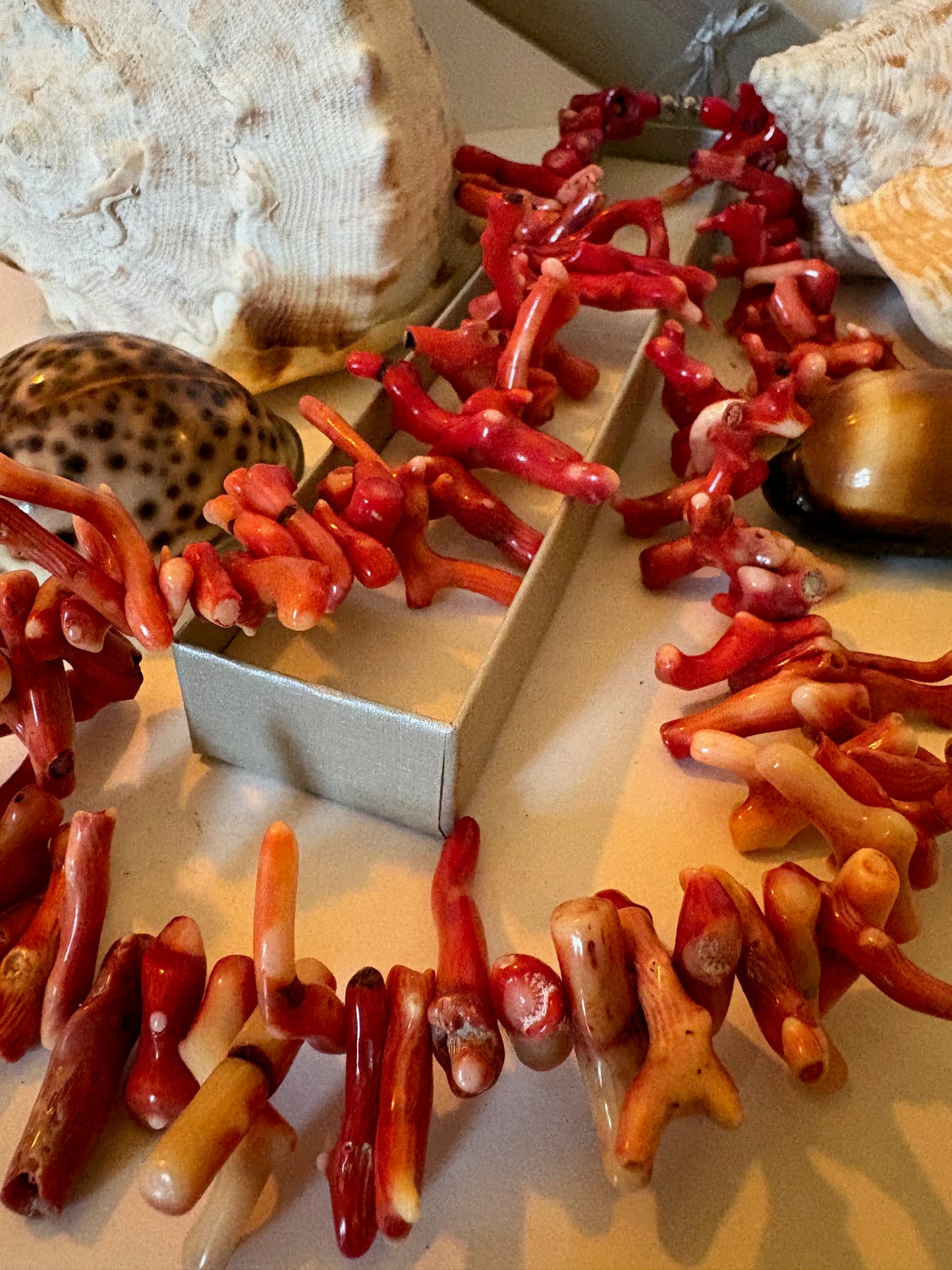 Schwere Vintage Korallenkette aus echter roter Koralle – Naturbelassene Korallenäste, Statement-Schmuck