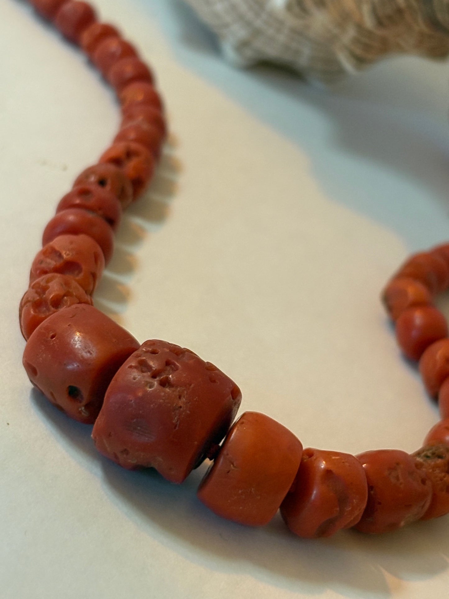 Vintage rote Korallenkette – mit vergoldetem Silberverschluss, 52 cm